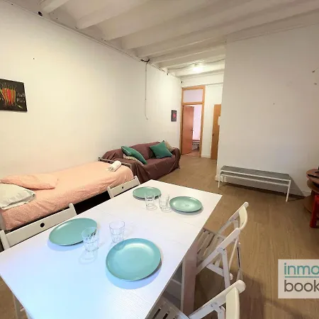 Els Recs Apartaments, En El Centro De Apartment